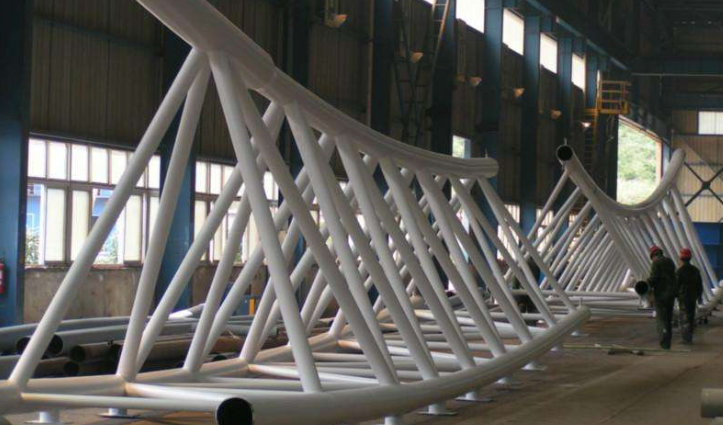 赤壁管廊钢结构与桁架结构的管道支架应该如何区分